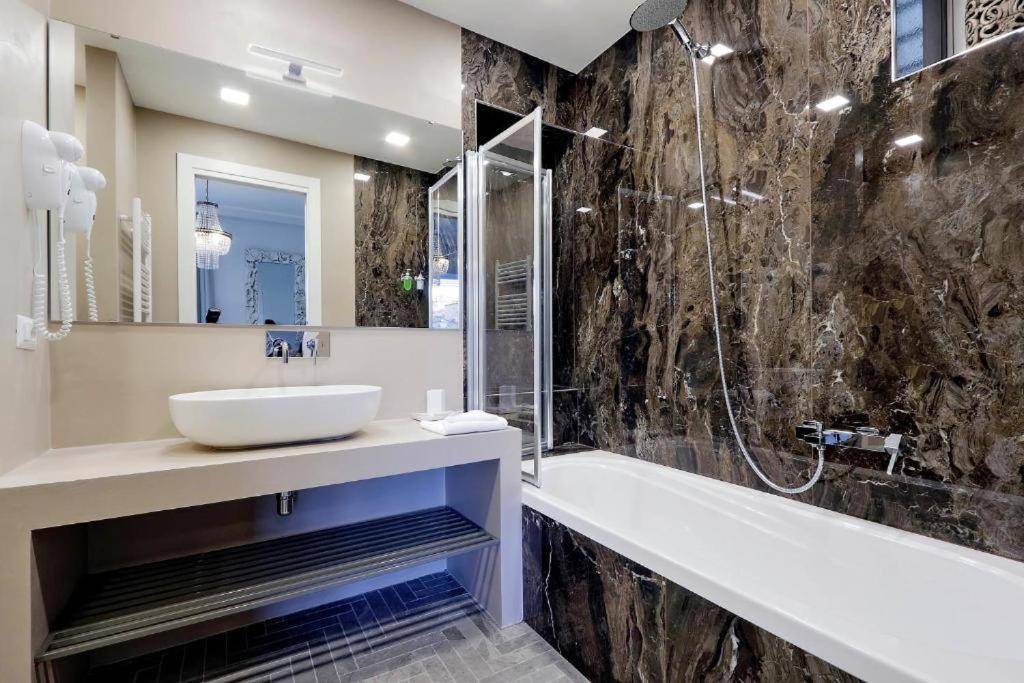 Boutique Suites Della Croce 罗马 外观 照片